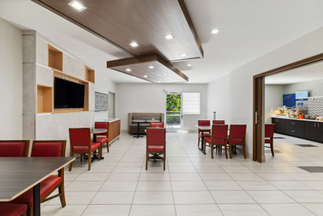 Holiday Inn Express & Suites Mountain View Silicon Valley - Dining Area