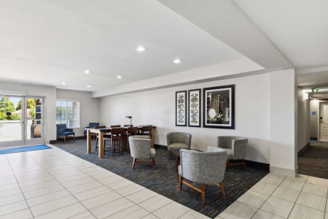 Holiday Inn Express & Suites Mountain View Silicon Valley - Sitting Area