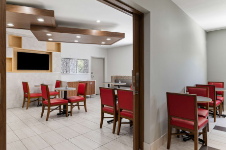 Holiday Inn Express & Suites Mountain View Silicon Valley - Dining Area