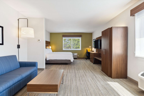 Holiday Inn Express & Suites Mountain View Silicon Valley - Guestroom