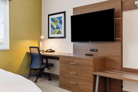 Holiday Inn Express & Suites Mountain View Silicon Valley - Guestroom