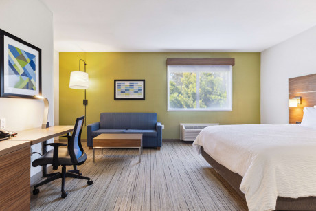 Holiday Inn Express & Suites Mountain View Silicon Valley - Guestroom