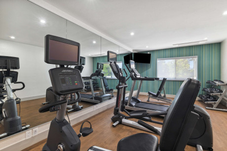 Holiday Inn Express & Suites Mountain View Silicon Valley - Gym