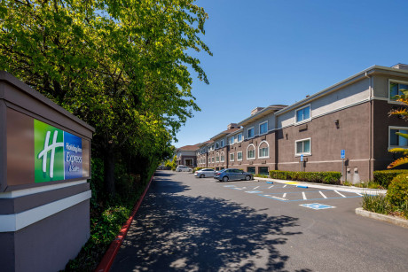 Holiday Inn Express & Suites Mountain View Silicon Valley - Exterior